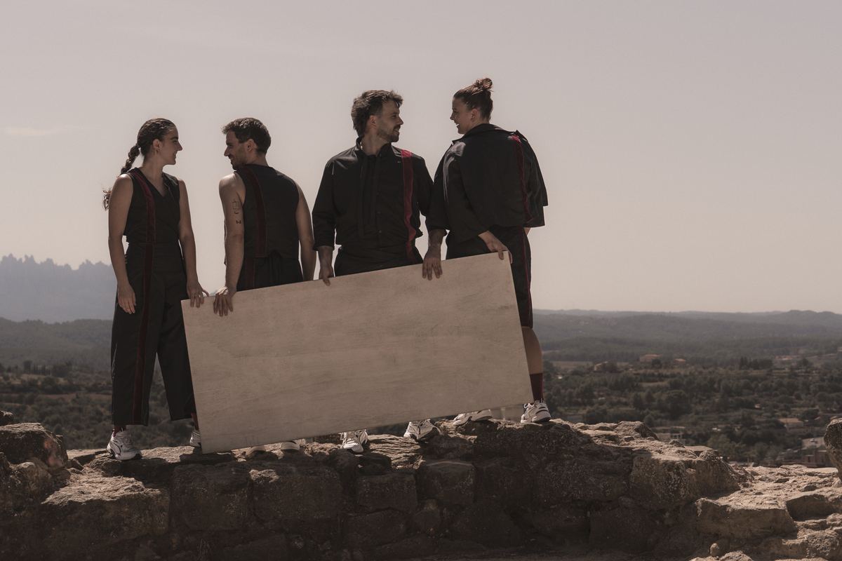 Repic, espectacle de dansa d’arrel de Radicel·la amb castanyoles